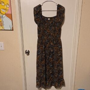 Chic Paisley Maxi Dress in Black and Brown